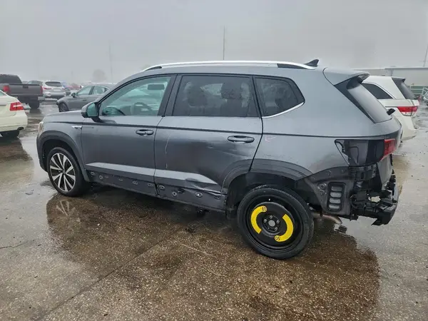 3VVRX7B2XNM034592 2022 VOLKSWAGEN TAOS - Image 2