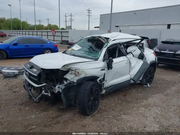 3VVRX7B2XNM040425 2022 VOLKSWAGEN TAOS - Image 2