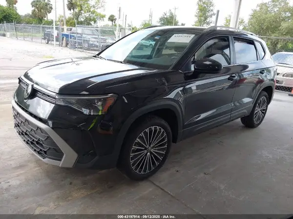 3VVSC7B20SM015767 2025 VOLKSWAGEN TAOS - Image 2