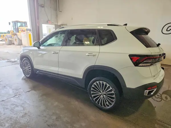 3VVSC7B22SM011851 2025 VOLKSWAGEN TAOS - Image 2