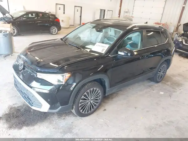 3VVSC7B24SM009681 2025 VOLKSWAGEN TAOS - Image 2
