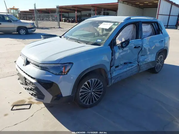 3VVSC7B25SM047047 2025 VOLKSWAGEN TAOS - Image 2