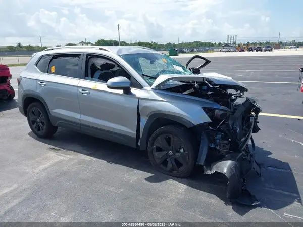 3VVSC7B2XSM009555 2025 VOLKSWAGEN TAOS - Image 1