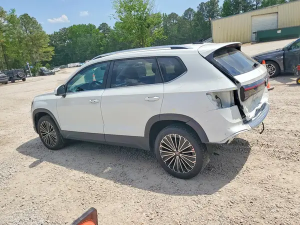 3VVSC7B2XSM048968 2025 VOLKSWAGEN TAOS - Image 2