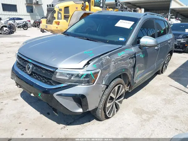 3VVSX7B20RM004282 2024 VOLKSWAGEN TAOS - Image 2