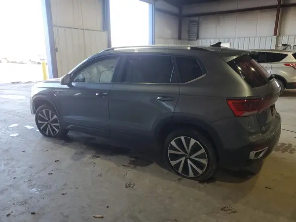 3VVSX7B20RM024046 2024 VOLKSWAGEN TAOS - Image 2