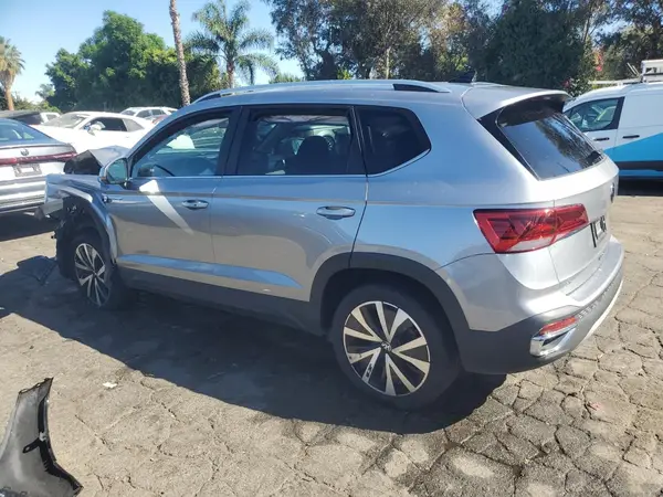 3VVSX7B20RM069472 2024 VOLKSWAGEN TAOS - Image 2
