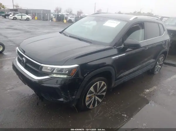 3VVSX7B21PM305334 2023 VOLKSWAGEN TAOS - Image 2