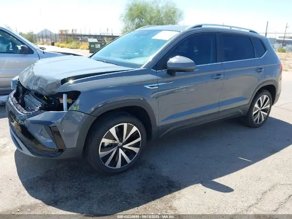 3VVSX7B21RM096986 2024 VOLKSWAGEN TAOS - Image 2