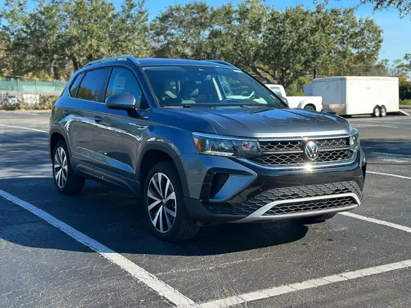 3VVSX7B21RM120946 2024 VOLKSWAGEN TAOS - Image 1