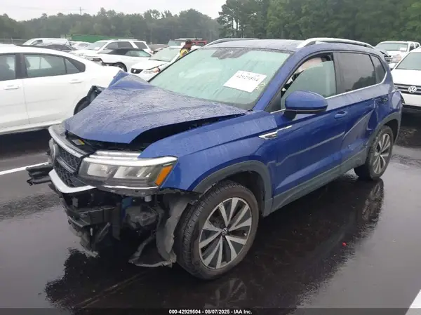 3VVSX7B22PM317704 2023 VOLKSWAGEN TAOS - Image 2