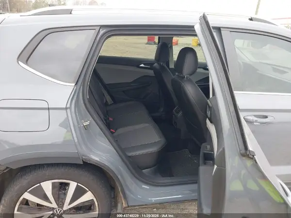 3VVSX7B22PM333966 2023 VOLKSWAGEN TAOS - Image 8