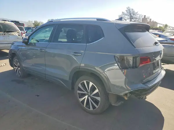 3VVSX7B22PM334017 2023 VOLKSWAGEN TAOS - Image 2