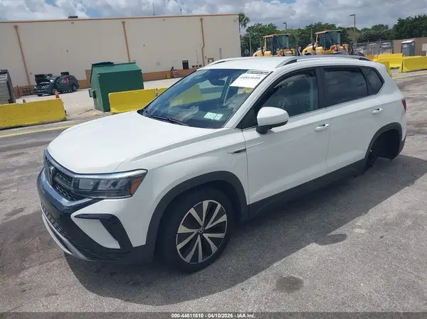 3VVSX7B22RM018930 2024 VOLKSWAGEN TAOS - Image 2