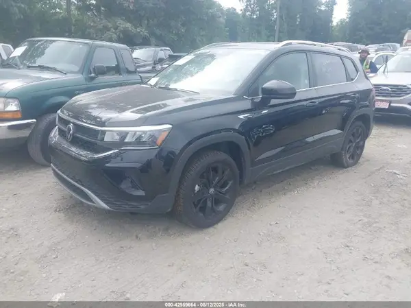 3VVSX7B22RM132233 2024 VOLKSWAGEN TAOS - Image 2