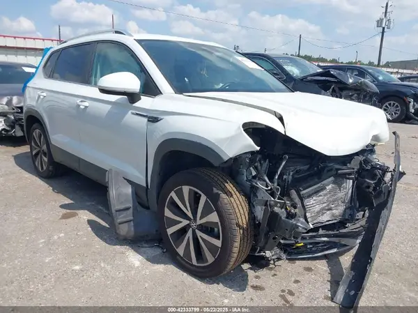 3VVSX7B23NM014878 2022 VOLKSWAGEN TAOS - Image 1