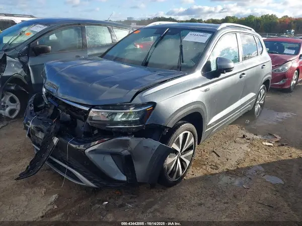 3VVSX7B23PM318859 2023 VOLKSWAGEN TAOS - Image 2