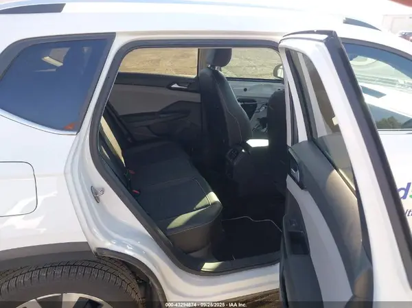 3VVSX7B23PM338514 2023 VOLKSWAGEN TAOS - Image 8