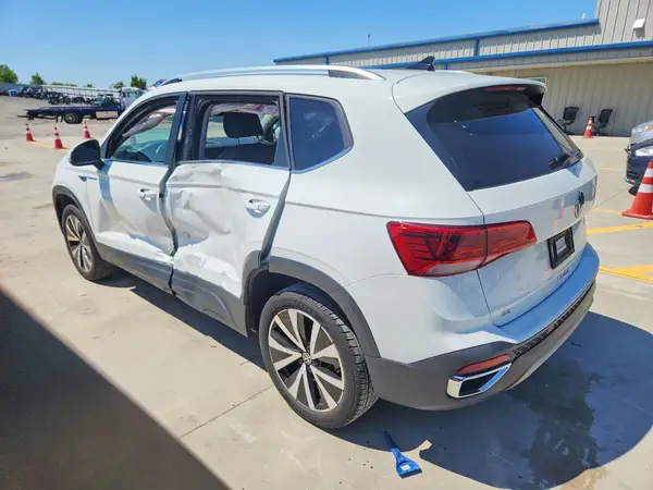 3VVSX7B23RM051953 2024 VOLKSWAGEN TAOS - Image 2