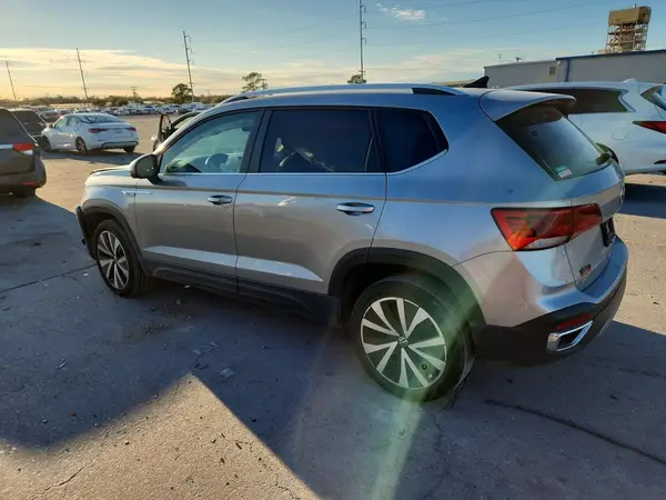 3VVSX7B24NM089038 2022 VOLKSWAGEN TAOS - Image 2
