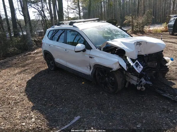 3VVSX7B24RM001630 2024 VOLKSWAGEN TAOS - Image 1