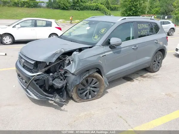 3VVSX7B24RM015057 2024 VOLKSWAGEN TAOS - Image 2