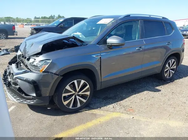 3VVSX7B24RM031582 2024 VOLKSWAGEN TAOS - Image 2
