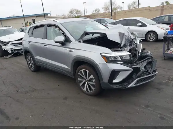 3VVSX7B24RM068292 2024 VOLKSWAGEN TAOS - Image 1