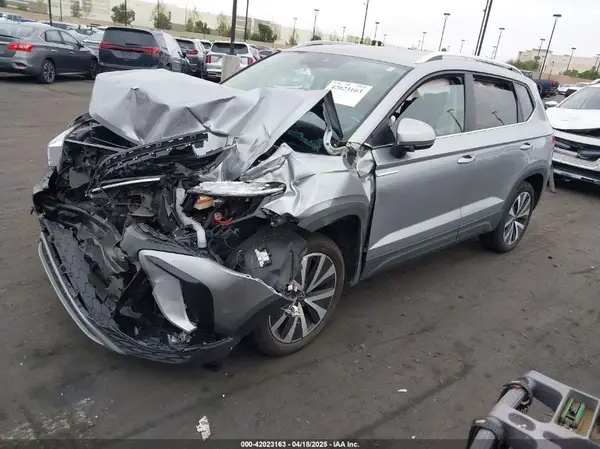 3VVSX7B24RM068292 2024 VOLKSWAGEN TAOS - Image 2