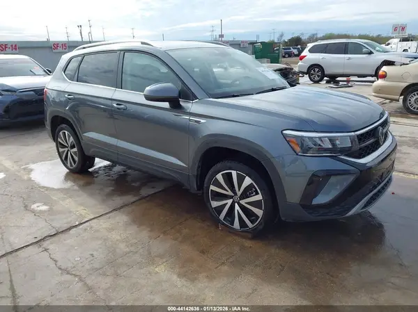 3VVSX7B24RM117409 2024 VOLKSWAGEN TAOS - Image 1