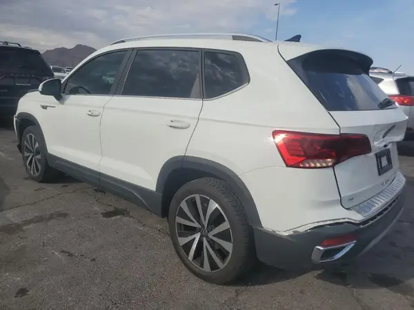 3VVSX7B25PM309984 2023 VOLKSWAGEN TAOS - Image 2