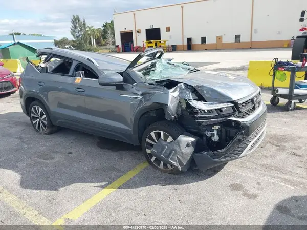 3VVSX7B25RM033213 2024 VOLKSWAGEN TAOS - Image 1