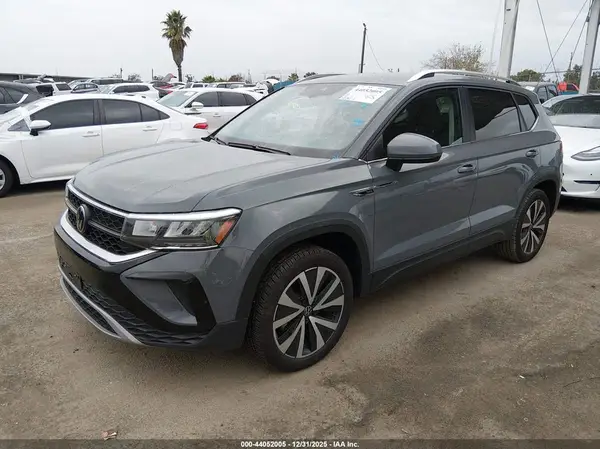 3VVSX7B25RM083867 2024 VOLKSWAGEN TAOS - Image 2
