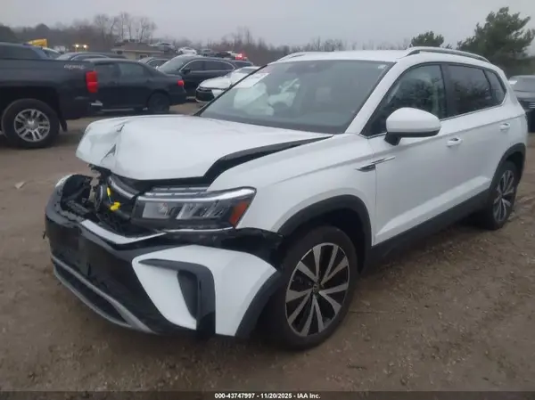 3VVSX7B25RM111361 2024 VOLKSWAGEN TAOS - Image 2