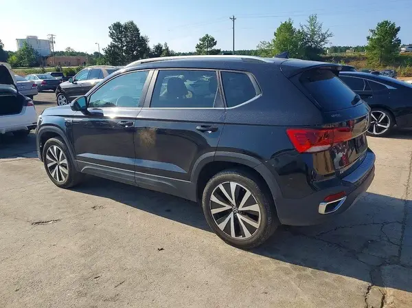 3VVSX7B26NM011408 2022 VOLKSWAGEN TAOS - Image 2