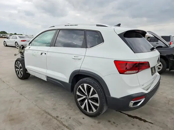 3VVSX7B26PM310898 2023 VOLKSWAGEN TAOS - Image 2