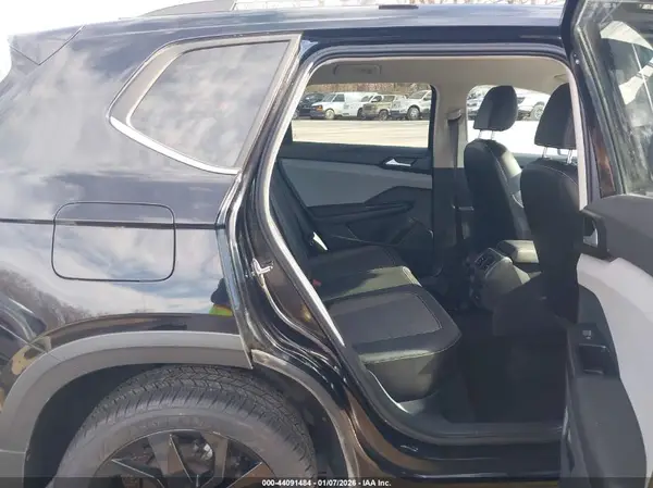 3VVSX7B26PM332951 2023 VOLKSWAGEN TAOS - Image 8