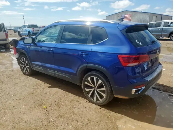 3VVSX7B26PM333677 2023 VOLKSWAGEN TAOS - Image 2
