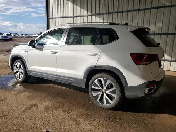 3VVSX7B26RM007445 2024 VOLKSWAGEN TAOS - Image 2