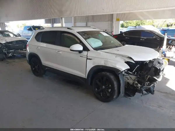 3VVSX7B27NM080138 2022 VOLKSWAGEN TAOS - Image 1