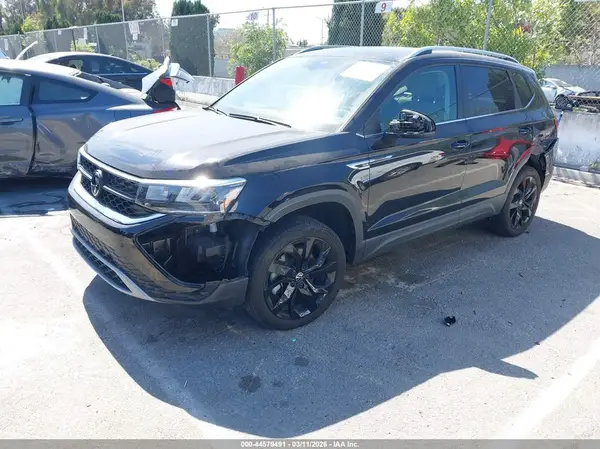 3VVSX7B27RM038090 2024 VOLKSWAGEN TAOS - Image 2