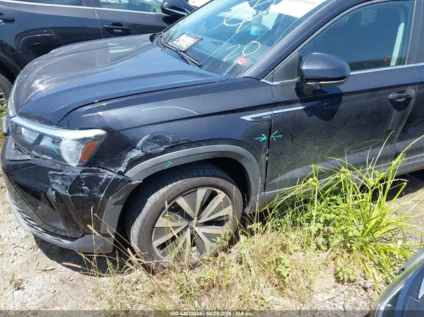 3VVSX7B27RM064608 2024 VOLKSWAGEN TAOS - Image 2