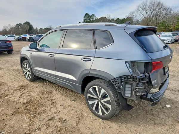 3VVSX7B27RM070098 2024 VOLKSWAGEN TAOS - Image 2