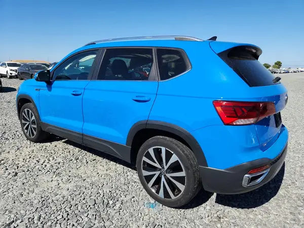 3VVSX7B28PM304696 2023 VOLKSWAGEN TAOS - Image 2