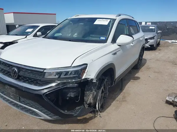3VVSX7B29PM335651 2023 VOLKSWAGEN TAOS - Image 2