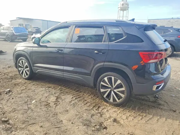 3VVSX7B2XNM010519 2022 VOLKSWAGEN TAOS - Image 2