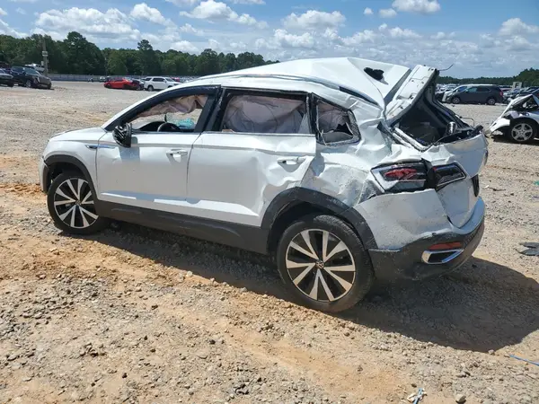 3VVSX7B2XPM303856 2025 VOLKSWAGEN TAOS - Image 2