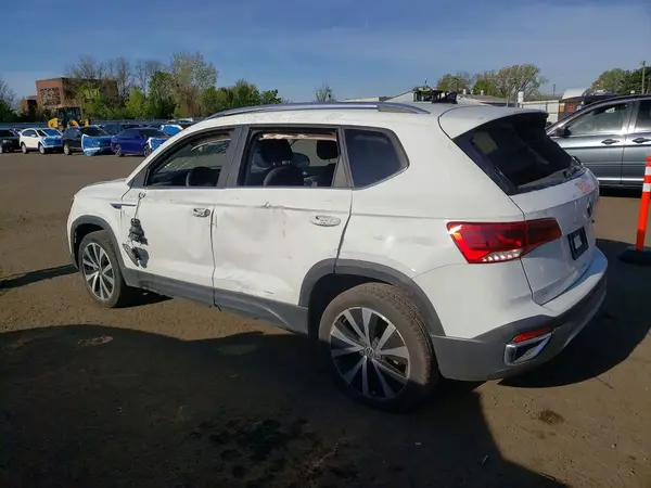 3VVSX7B2XPM306482 2023 VOLKSWAGEN TAOS - Image 2