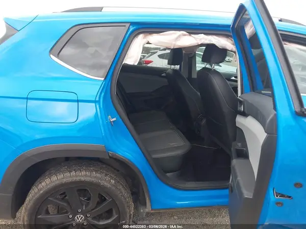 3VVSX7B2XPM308877 2023 VOLKSWAGEN TAOS - Image 8