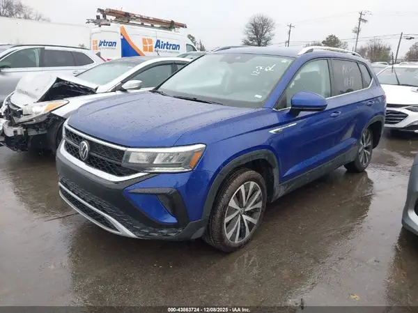 3VVSX7B2XRM003298 2024 VOLKSWAGEN TAOS - Image 2